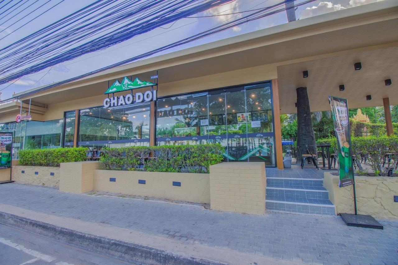 Luxurious Apartment On Jomtien Beach Road Praia de Jomtien Exterior foto