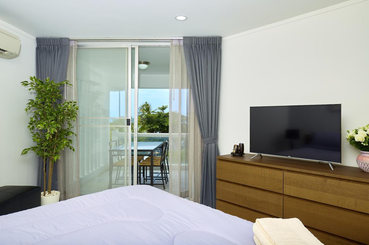 Luxurious Apartment On Jomtien Beach Road Praia de Jomtien Exterior foto