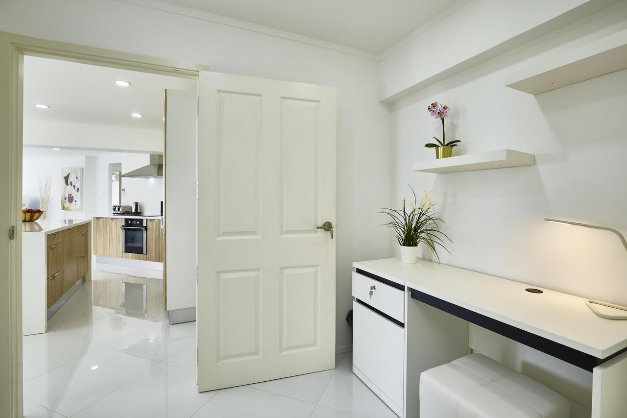 Luxurious Apartment On Jomtien Beach Road Praia de Jomtien Exterior foto