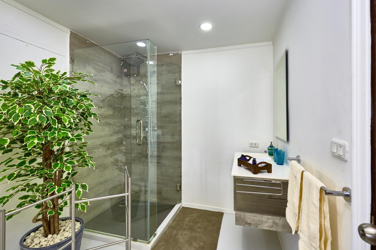 Luxurious Apartment On Jomtien Beach Road Praia de Jomtien Exterior foto