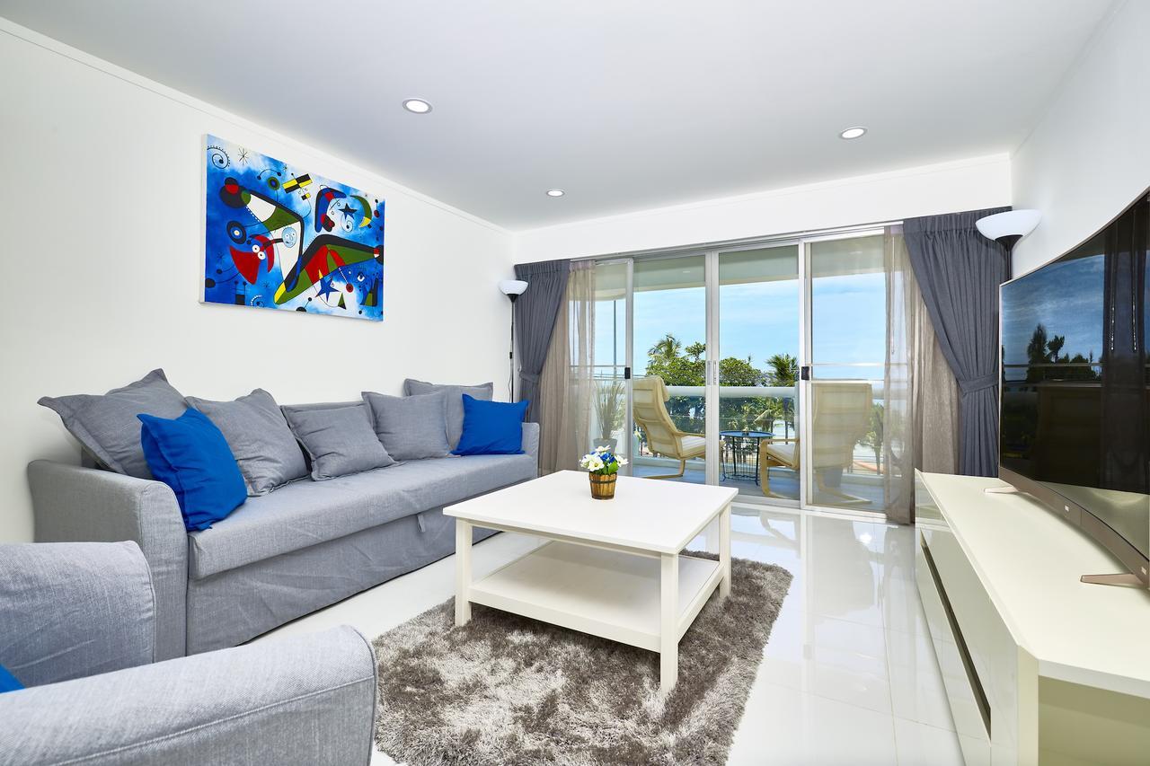 Luxurious Apartment On Jomtien Beach Road Praia de Jomtien Exterior foto